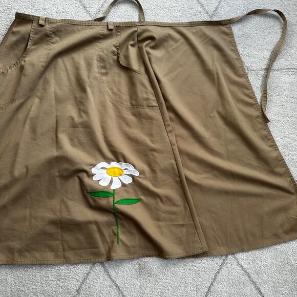 Vintage 60s/70s John Gate Wrap Tan Skirt with Daisy Flower Embroidery Applique - Picture 7 of 12